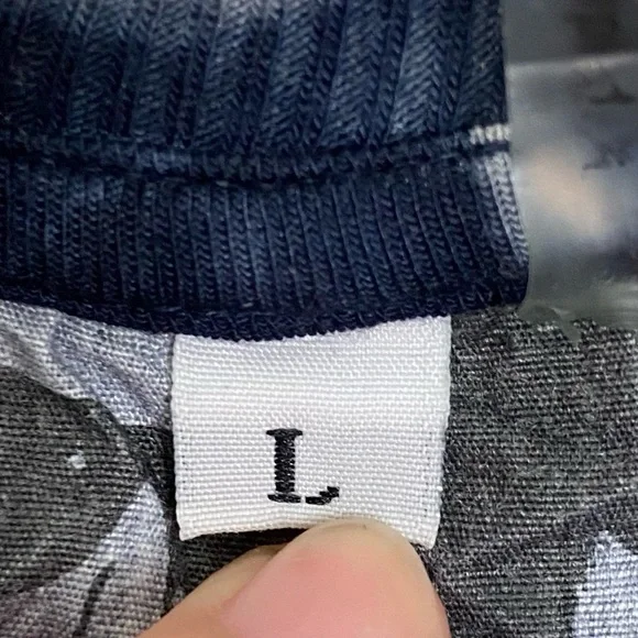 Young Fabulous & Broke | Pink & Navy Blue Tie Dye V-Neck Short Sleeve Size Large - Picture 4 of 12